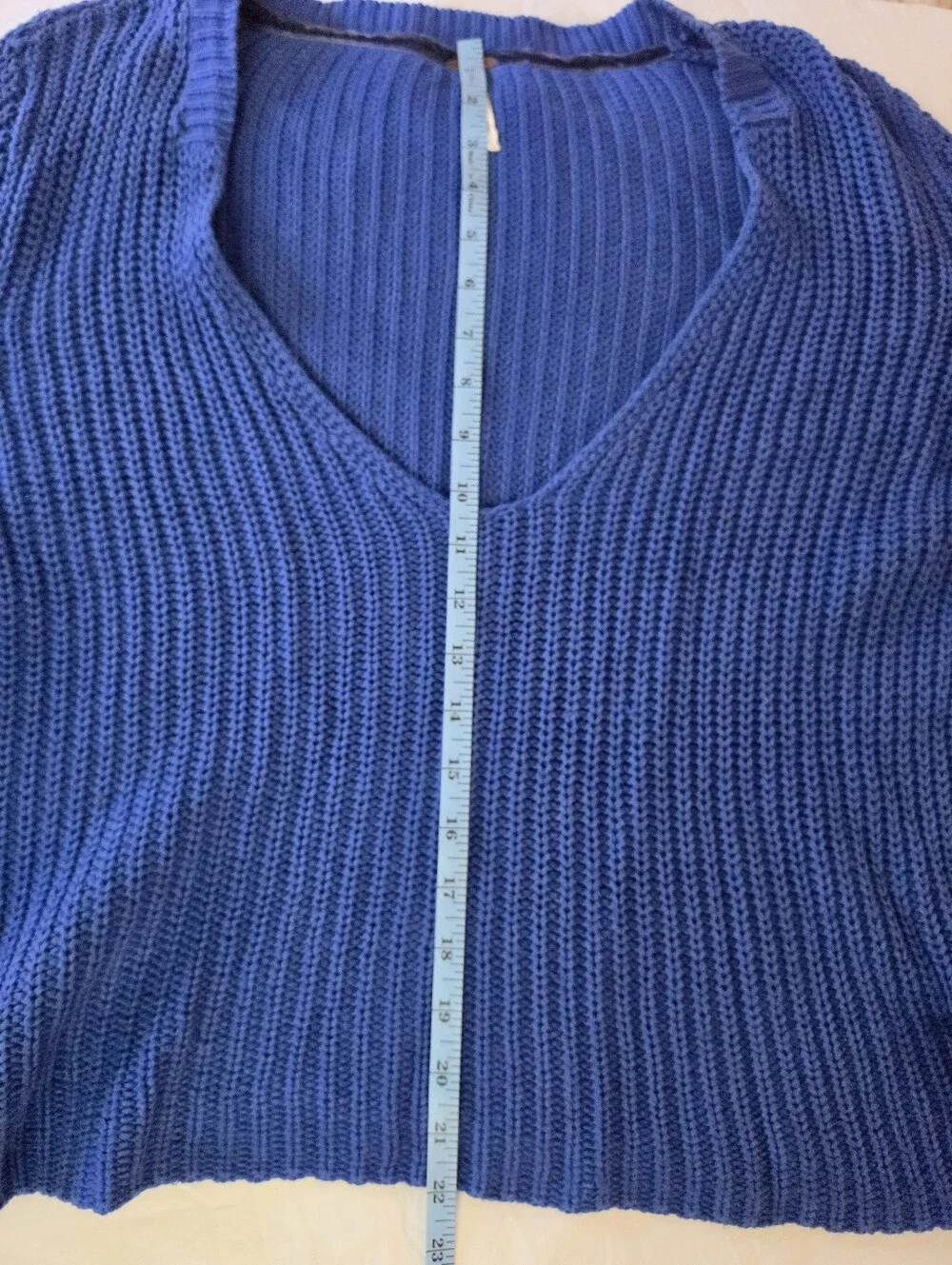 Free People Cobalt Blue Sweetheart Chunky Ribbed V-Neck Sweater M Oversized